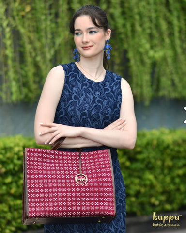 Mba ULI - Geraldina (XL) Tuban Tote Bag