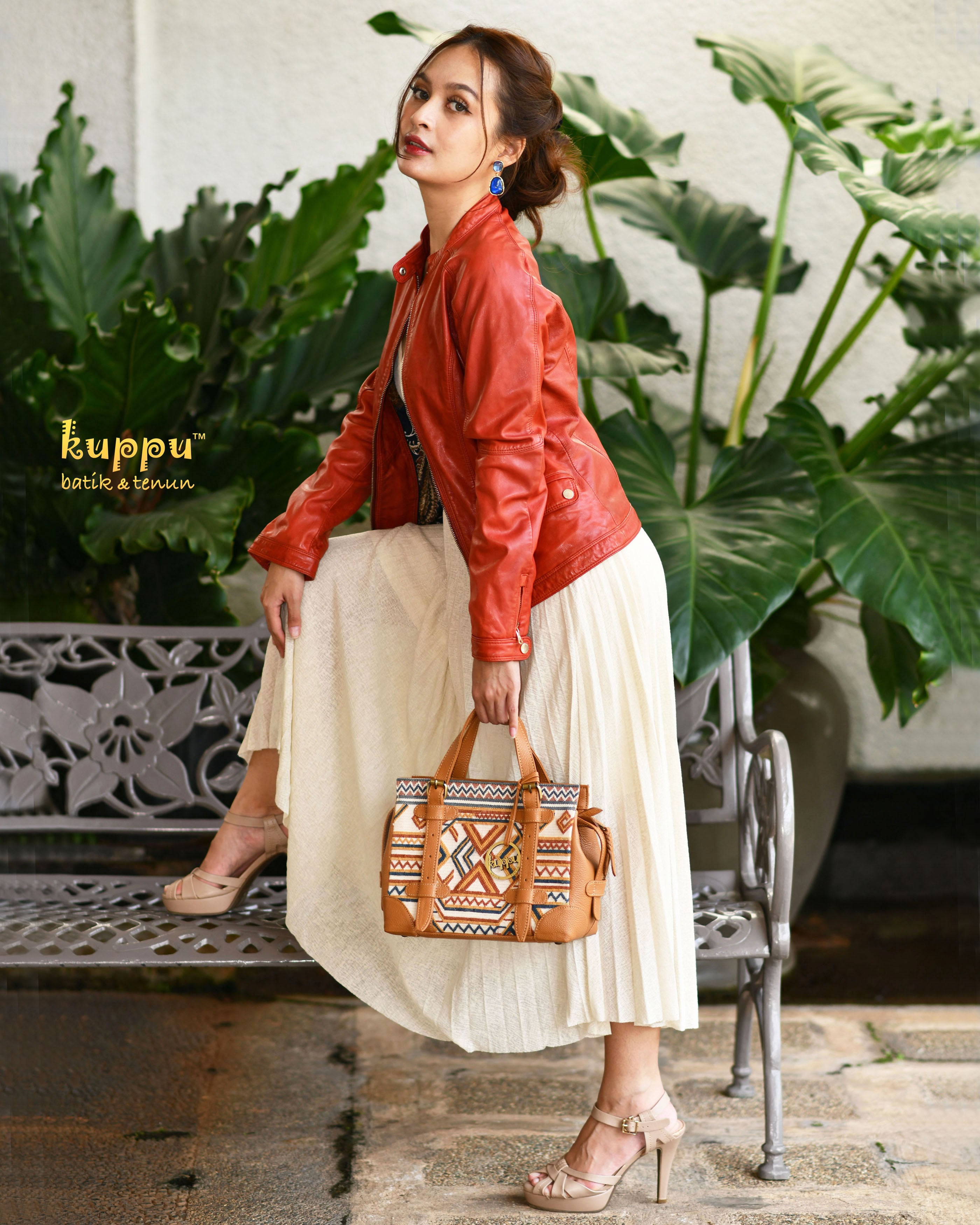 Edith (S) Kalimantan duffle Bag Sungkit