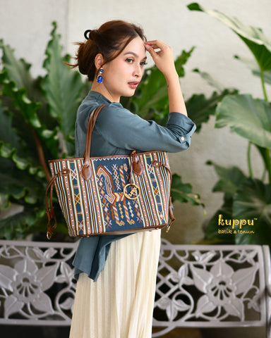Alexandra (M) Timor Tote Bag - Ayotupas