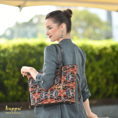 Alexandra (L) Sumba Tote Bag