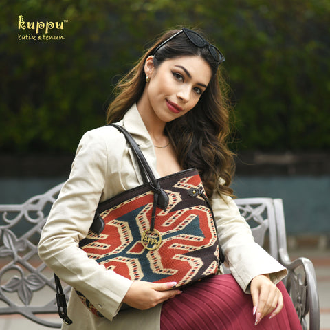 Alexandra (L) Sulawesi Tote Bag