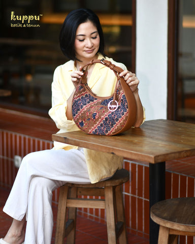 Sylvia (M) Solo Hobo Bag - Batik Kopitutung